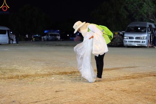 ภาพ No.116984:V.16 เป็นทีม การเตรียมงาน เก็บงาน การรับบุญของเจ้าหน้าที่หน่วยงานต่างๆ เพื่อโครงการธรรมยาตรา กตัญญูบูชามหาปูชนียาจารย์ พระมงคลเทพมุนี (สด จนฺทสโร) พระผู้ปราบมาร อนุสรณ์สถาน 7 แห่ง ปีที่ 12 ระหว่างวันที่ 2 - 31 มกราคม พ.ศ. 2567