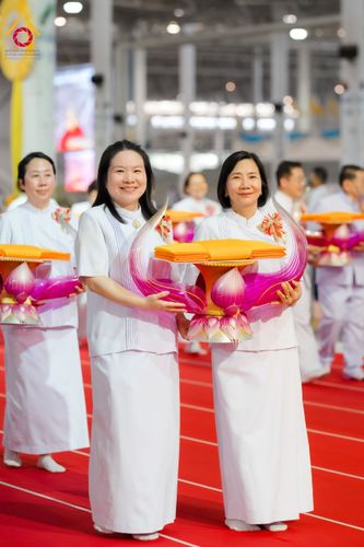 ภาพ No.134336:พิธีทอดผ้าป่าสมทบ มหาสังฆทาน 10,000 วัด ทั่วไทย วันอาทิตย์ต้นเดือนที่ 7 เมษายน พ.ศ.2567 ณ ห้องแก้วสารพัดนึก 1 สภาธรรมกายสากล  วัดพระธรรมกาย จ.ปทุมธานี