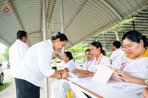 ภาพ No.225954:วันเสาร์ที่ 24 พฤษภาคม พ.ศ. 2568 พิธีถวายสังฆทาน 323 วัด ปีที่ 21 ครั้งที่ 177 พิธีมอบกองทุนหนุนแรงใจช่วยครูใต้ ปีที่ 18 ครั้งที่ 141 และพิธีทำบุญอุทิศส่วนกุศลให้ผู้วายชนม์ ณ ศูนย์ปฏิบัติธรรมภาคใต้ จ.สงขลา