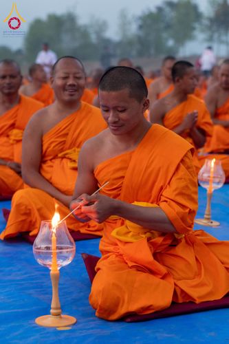 ภาพ No.132376:พิธีจุดโคมประทีปถวายเป็นพุทธบูชา ในโครงการบรรพชา 1,250 รูป ณ แดนประสูติ สวนลุมพินี ประเทศเนปาล วันที่ 17 มีนาคม พ.ศ. 2567