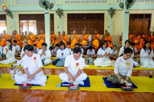 ภาพ No.196860:พิธีทอดผ้าป่าทำนุบำรุงศาสนสถาน ณ วัดโพธิ์เอน ต.บางขุนกอง อ.บางกรวย จ.นนทบุรี ในโครงการธรรมยาตรา กตัญญูบูชา มหาปูชนียาจารย์ พระมงคลเทพมุนี(สด จนฺทสโร) พระผู้ปราบมาร อนุสรณ์สถาน 7 แห่ง ปีที่ 13 วันที่ 17 มกราคม พ.ศ. 2568