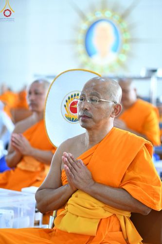 ภาพ No.152012:พิธีบุพเปตพลี ครั้งที่ 155 ร่วมอุทิศบุญแด่หมู่ญาติที่ล่วงลับไปแล้ว และสืบทอดอายุพระพุทธศาสนา วันจันทร์ที่ 2 กันยายน พ.ศ. 2567 (วันพระ แรม 14 ค่ำ เดือน 9) ณ หอฉันคุณยายอาจารย์ฯ วัดพระธรรมกาย