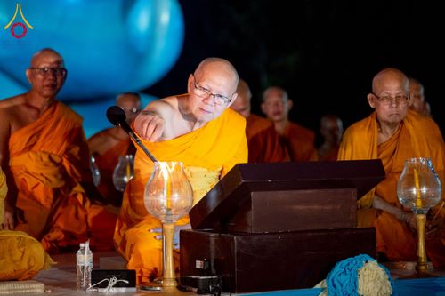 ภาพ No.266135:วันพุธที่ 5 พฤศจิกายน พ.ศ. 2568 (วันพระ ขึ้น 15 ค่ำ เดือน 12) พิธีจุดประทีปโคมลาน, โคมลอย และลอยกระทง ถวายประทีปเป็นพุทธบูชา สร้างความสว่างไสวให้กับแผ่นดินด้วยแสงธรรม ณ พุทธอุทยานนานาชาติ จังหวัดหนองคาย