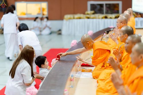 ภาพ No.228250:วันอาทิตย์ที่ 1 มิถุนายน พ.ศ.2568 พิธีถวายมหาสังฆทานพระ 100 รูป สโมสรซุปเปอร์คิดส์ ปีที่ 6 ณ ห้อง SPD 8 สภาธรรมกายสากล วัดพระธรรมกาย