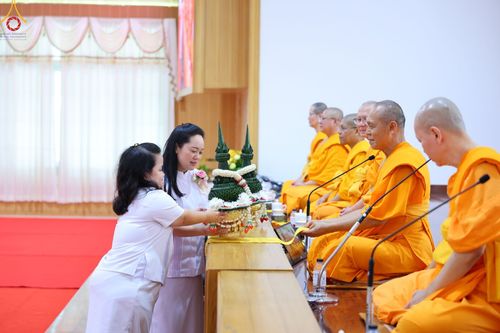 ภาพ No.89789:พิธีวางแผ่นจารึกชื่อ เพื่อนำไปประดิษฐานไว้ในฐานองค์พระประธาน เนื่องในโอกาสครบรอบ 10 ปี ศูนย์ปฏิบัติธรรมนครราชสีมา วันอาทิตย์ที่ 24 กันยายน พ.ศ. 2566