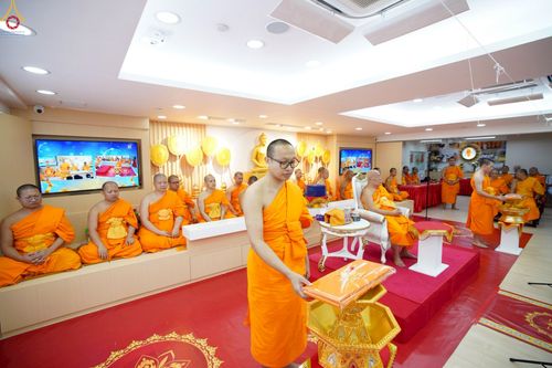 ภาพ No.233714:วันอาทิตย์ที่ 6 กรกฎาคม พ.ศ.2568 พิธีสมโภช 15 ปี วัดพระธรรมกายเกาลูน และพิธีมุทิตาสักการะเปรียญธรรม 9 ประโยค ณ วัดพระธรรมกายเกาลูน เขตปกครองพิเศษฮ่องกง สาธารณรัฐประชาชนจีน
