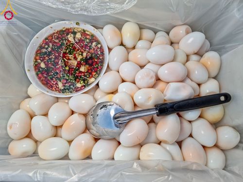 ภาพ No.106720:พิธีถวายภัตตาหารเป็นสังฆทาน แด่คณะพระธรรมยาตราฯ ในโครงการธรรมยาตรากตัญญูบูชา มหาปูชนียาจารย์ พระมงคลเทพมุนี(สด จนฺทสโร) พระผู้ปราบมาร อนุสรณ์สถาน 7 แห่ง ปีที่ 12 วันที่ 6 มกราคม พ.ศ. 2567 ณ อนุสรณ์สถานโลตัสแลนด์ จ.สุพรรณบุรี