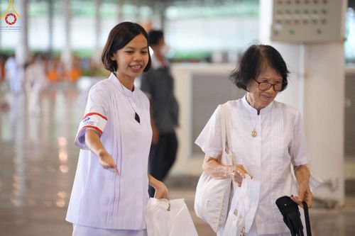 ภาพ No.134606:V.35 เพื่อบุญต้นเดือน การรับบุญของเจ้าหน้าที่หน่วยงานต่างๆ เพื่องานบุญวันอาทิตย์ต้นเดือน ณ วัดพระธรรมกาย วันที่ 7 เมษายน พ.ศ. 2567