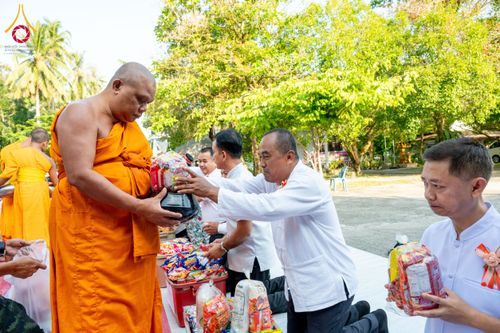 ภาพ No.208489:พิธีถวายสังฆทานแด่คณะสงฆ์ 323 วัด ปีที่ 21 ครั้งที่ 174 พิธีมอบกองทุนหนุนแรงใจช่วยครูใต้ ปีที่ 18 ครั้งที่ 138 และพิธีทำบุญอุทิศส่วนกุศลให้ผู้วายชนม์ ณ วัดบุณณาราม(วัดโคกงู) จ.นราธิวาส วันเสาร์ที่ 15 กุมภาพันธ์ พ.ศ.2568