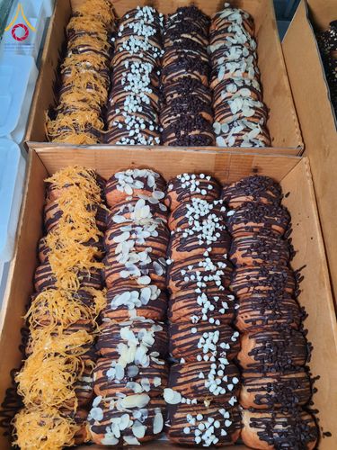 ภาพ No.197962:สาธุชนถวายภัตตาหารเป็นสังฆทาน แด่พระธรรมยาตรา ณ วัดโบสถ์(บน) ตำบลบางคูเวียง อำเภอบางกรวย จังหวัดนนทบุรี ในโครงการธรรมยาตรา กตัญญูบูชา มหาปูชนียาจารย์ พระมงคลเทพมุนี(สด จนฺทสโร) พระผู้ปราบมาร อนุสรณ์สถาน 7 แห่ง ปีที่ 13 วันที่ 19 มกราคม พ.ศ. 2568