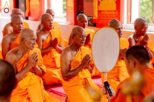 ภาพ No.231822:วันเสาร์ ที่ 5 กรกฎาคม พ.ศ. 2568 พิธีบรรพชา อุปสมบท โครงการอุปสมบท บูชาธรรมมหาปูชนียาจารย์ รุ่นเข้าพรรษา ณ วัดเกาะแก้วประชานุรักษ์ อ.วังทอง  จ.พิษณุโลก