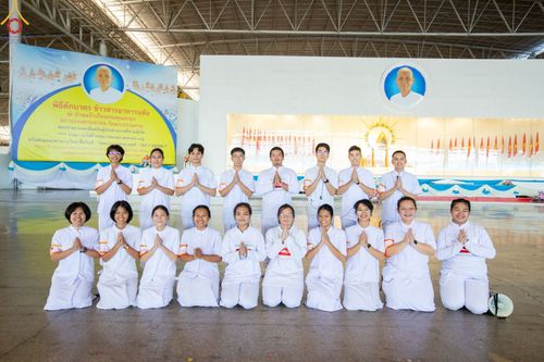 ภาพ No.86871:พิธีตักบาตร , พิธีบูชาข้าวพระ , พิธีจุดเทียนใจ ไฟนิรันดร์ อนันตชัย ในวันอาทิตย์ต้นเดือน 3 กันยายน พ.ศ. 2566 ณ วัดพระธรรมกาย