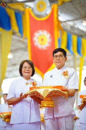 ภาพ No.251590:วันที่ 10 ตุลาคม พ.ศ. 2568 พิธีทอดผ้าป่าสมทบกฐินวัดพระธรรมกาย และสมทบกฐิน 30,000 กว่าวัดทั่วประเทศ ครั้งที่ 3 ณ สภาธรรมกายสากล วัดพระธรรมกาย