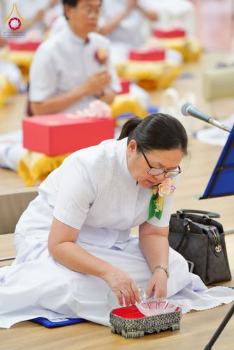 ภาพ No.237865:วันอาทิตย์ที่ 10 สิงหาคม พ.ศ. 2568 พิธีถวายไทยธรรมมุทิตาเปรียญธรรมและบาลีศึกษา ณ ห้องแก้วสารพัดนึก2 วัดพระธรรมกาย ปทุมธานี