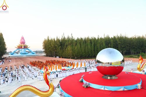 ภาพ No.174552:พิธีประดิษฐานดวงแก้วบรมเศรษฐี นาคีพ่นสมบัติใหญ่ ลานเอนกประสงค์พญานาค 4 ตระกูล วันที่ 15 พฤศจิกายน พ.ศ. 2567 ณ พุทธอุทยานนานาชาติ จ.หนองคาย