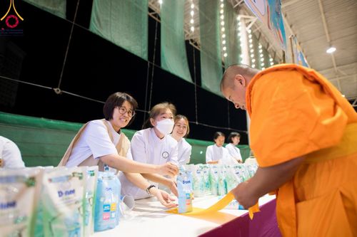 ภาพ No.95307:พิธีมุทิตาพระมหาเถระและพระเถระ ครั้งที่ 29 วันอาทิตย์ที่ 19 พฤศจิกายน พ.ศ. 2566 ณ ห้องแก้วสารพัดนึก สภาธรรมกายสากล วัดพระธรรมกาย