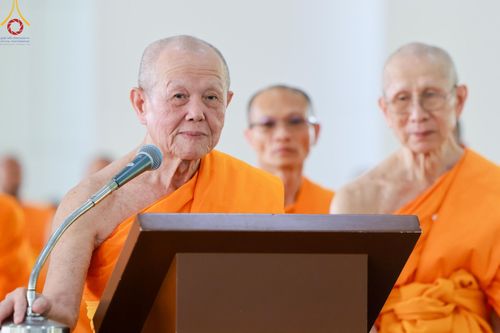 ภาพ No.184821:พิธีถวายภัตตาหารเมนูสวรรค์ "เพื่อการบรรลุธรรม" เนื่องในวาระอายุวัฒนมงคล 84 ปี หลวงพ่อทัตตชีโว วันเสาร์ที่ 21 ธันวาคม พ.ศ. 2567 ณ หอฉันคุณยายอาจารย์ฯ วัดพระธรรมกาย