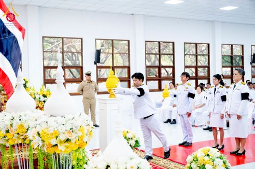 ภาพ No.276047:วันที่ 5 ธันวาคม พ.ศ. 2568 พสกนิกรอำเภอคลองหลวง พร้อมใจบำเพ็ญกุศลอุทิศถวาย “ในหลวงรัชกาลที่ 9” น้อมรำลึกในพระมหากรุณาธิคุณ เนื่องในวันคล้ายวันพระบรมราชสมภพ วันชาติ และวันพ่อแห่งชาติ ณ อาคารปลูกศรัทธา 2 วัดพระธรรมกาย อำเภอคลองหลวง จังหวัดปทุมธานี