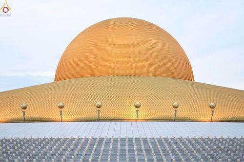 ภาพ No.252925:วันที่ 10 ตุลาคม พ.ศ. 2568 พิธีปลูกต้นทรัพย์บานชื่น ณ ลานธรรม วัดพระธรรมกาย