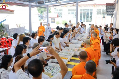 ภาพ No.113661:พิธีถวายภัตตาหารเป็นสังฆทาน แด่คณะพระธรรมยาตรา ปีที่ 12 วันที่ 17 มกราคม พ.ศ. 2567 ณ วัดโบสถ์(บน) บางคูเวียง จ.นนทบุรี