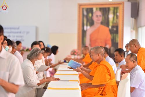 ภาพ No.149614:พิธีทอดผ้าป่ามหามงคล เพื่องานพระพุทธศาสนา , พิธีเจริญพระพุทธมนต์ และพิธีถวายสังฆทานแด่คณะสงฆ์ เนื่องในวันธรรมชัย 56 พรรษา น้อมบูชาธรรมหลวงพ่อธัมมชโย ณ ธรรมอุทยานบ้านแป้ง จ.สิงห์บุรี วันเสาร์ที่ 24 สิงหาคม พ.ศ. 2567