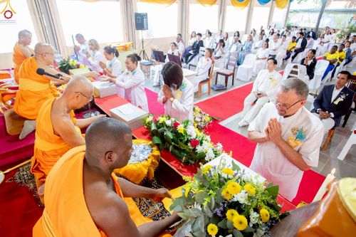 ภาพ No.255206:วันที่ 12 ตุลาคม พ.ศ. 2568 พิธีทอดกฐินสามัคคีสร้างทุกสิ่ง วัดพระธรรมกายโจฮันเนสเบิร์ก  ประเทศสาธารณรัฐแอฟริกาใต้