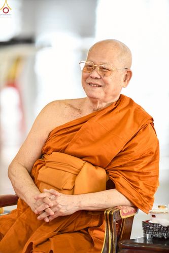 ภาพ No.233800:วันเสาร์ที่ 19 กรกฎาคม พ.ศ.2568 วันมหารำลึก ครั้งที่ 35 พิธีรำลึกถึงนักสร้างบารมี , พิธีสวดพระพุทธมนต์ , พิธีทอดผ้าบังสกุลและถวายไทยธรรม วัดพระธรรมกาย