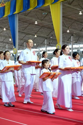 ภาพ No.277514:วันอาทิตย์ต้นเดือนที่ 7 ธันวาคม พ.ศ.2568 พิธีทอดผ้าป่าต้นสมบัติจักรพรรดิ ณ สภาธรรมกายสากล วัดพระธรรมกาย