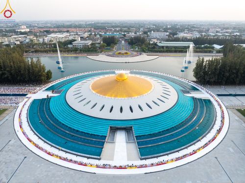 ภาพ No.202043:พิธีต้อนรับพระธรรมยาตรา ณ อนุสรณ์สถานลำดับที่ 7 สถานที่ขยายวิชชาธรรมกาย วัดพระธรรมกาย ต.คลองสาม อ.คลองหลวง จ.ปทุมธานี ในโครงการธรรมยาตรา กตัญญูบูชา มหาปูชนียาจารย์ พระมงคลเทพมุนี(สด จนฺทสโร) พระผู้ปราบมาร อนุสรณ์สถาน 7 แห่ง ปีที่ 13 วันที่ 26 มกราคม 2568