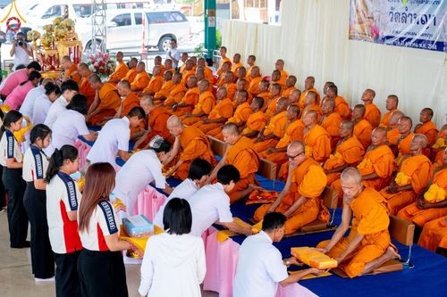 ภาพ No.199292:พิธีทอดผ้าป่าทำนุบำรุงศาสนสถาน ณ วัดลำพญา ตำบลลำพญา อำเภอบางเลน จังหวัดนครปฐม ในโครงการธรรมยาตรา กตัญญูบูชา มหาปูชนียาจารย์ พระมงคลเทพมุนี(สด จนฺทสโร) พระผู้ปราบมาร อนุสรณ์สถาน 7 แห่ง ปีที่ 13 วันที่ 21 มกราคม พ.ศ. 2568