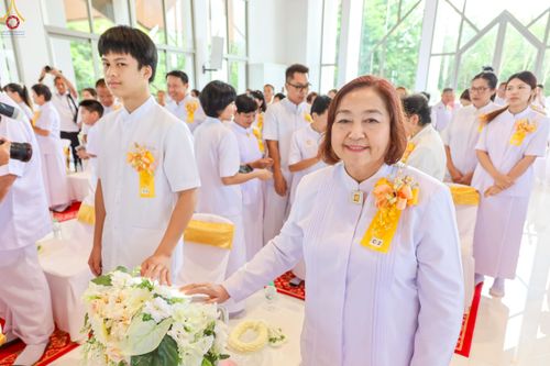 ภาพ No.239425:วันอาทิตย์ที่ 17 สิงหาคม พ.ศ. 2568 พิธีกดปุ่มอัญเชิญรูปเหมือน พระมงคลเทพมุนี (สด จันทสโร)  ณ มหาวิหารแก้วพระมงคลเทพมุนี  ศูนย์ปฏิบัติธรรมแก้วเมืองเลย