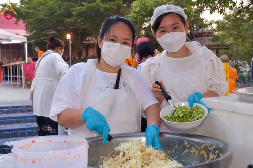 ภาพ No.112920:พิธีถวายภัตตาหารเป็นสังฆทาน แด่คณะพระธรรมยาตรา ปีที่ 12 วันที่ 15 มกราคม พ.ศ. 2567 ณ วัดสองพี่น้อง จ.สุพรรณบุรี