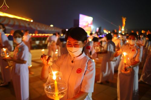 ภาพ No.77226:พิธีจุดมาฆประทีป ในวันมาฆบูชา อาทิตย์ต้นเดือนที่ 6 มีนาคม พ.ศ. 2566 ณ วัดพระธรรมกาย อ.คลองหลวง จ.ปทุมธานี