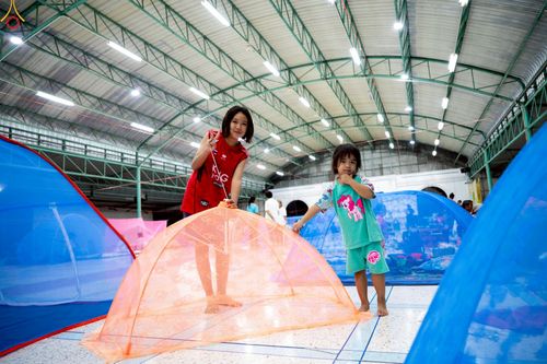 ภาพ No.235430:วันที่ 30-31 กรกฎาคม พ.ศ. 2568 วัดพระธรรมกาย มูลนิธิธรรมกาย ร่วมกับศูนย์ส่งเสริมศีลธรรมจังหวัดสุรินทร์ เปิดศูนย์พักพิงชั่วคราวเพื่อช่วยเหลือประชาชน ผู้อพยพจากเหตุปะทะกันตามแนวชายแดน ไทย-กัมพูชา ตั้งแต่วันที่ 24 กรกฎาคม พ.ศ.2568 เป็นต้นไป