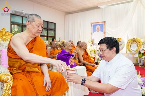 ภาพ No.315174:วันจันทร์ที่ 23 มีนาคม พ.ศ. 2569 พิธีบำเพ็ญกุศล คุณพ่อณรงค์ จินตมากุล  สิริอายุ 99 ปี 11 เดือน โยมบิดา พระครูปลัดรัตนวีรวัฒน์ (รังสฤษดิ์ อิทฺธิจินตโก) ที่ปรึกษาเจ้าคณะจังหวัดปทุมธานี เจ้าอาวาสวัดพระธรรมกาย  ณ ห้องปลูกศรัทธา 2 วัดพระธรรมกาย ปทุมธานี