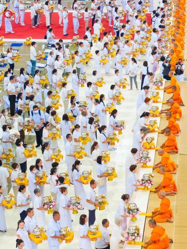 ภาพ No.123766:พิธีถวายโคมมาฆประทีป น้อมถวายเป็นพุทธบูชา แด่คณะพระภิกษุ สามเณร  ณ วัดพระธรรมกาย จ.ปทุมธานี วันเสาร์ที่ 17 กุมภาพันธ์ พ.ศ. 2567