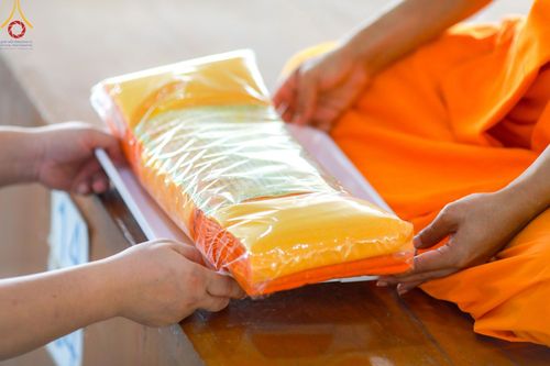 ภาพ No.147781:พิธีถวายภัตตาหารเมนูสวรรค์ ในพรรษาแห่งการเข้าถึงธรรม วันเสาร์ที่ 10 สิงหาคม พ.ศ. 2567 ณ หอฉันคุณยายอาจารย์ฯ วัดพระธรรมกาย