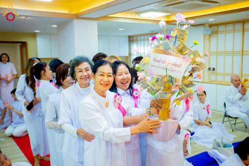 ภาพ No.221321:วันศุกร์ที่ 25 เมษายน พ.ศ. 2568 พิธีอัญเชิญรูปเหมือนพระมงคลเทพมุนี (สด จนฺทสโร) พระผู้ปราบมาร พิธีทอดผ้าป่าสามัคคี 25 ปี พิธีถวายสังฆทาน 15 วัด แด่เจ้าอาวาสภาคพื้นเอเชีย และแอฟริกา ในวาระครบ 25 ปี วัดพระธรรมกายโอซาก้า ประเทศญี่ปุ่น