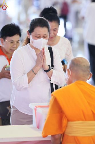 ภาพ No.102426:พิธีถวายอุปกรณ์ทำความสะอาด ณ บ้านแก้วเรือนทองคุณยายอาจารย์ฯ วัดพระธรรมกาย วันเสาร์ที่ 16 ธันวาคม พ.ศ. 2566