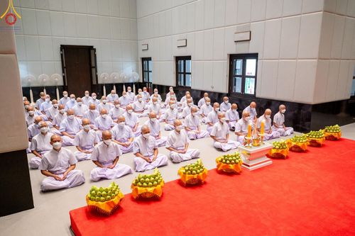 ภาพ No.141365:พิธีบรรพชาอุปสมบท โครงการอุปสมบทหมู่รุ่นผู้บริหาร รุ่นที่ 14 โครงการอุปสมบทหมู่ธรรมทายาท ระดับอุดมศึกษา รุ่นที่ 51 ภาคฤดูฝน ณ โบสถ์พระไตรปิฎก วัดพระธรรมกาย ในวันเสาร์ที่ 15 มิถุนายน พ.ศ. 2567