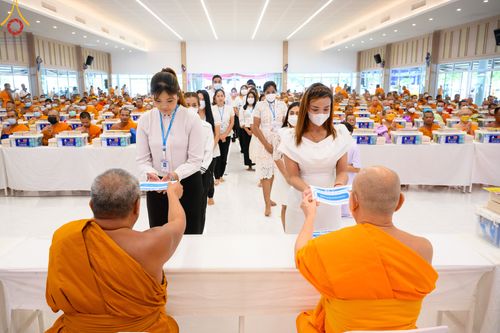 ภาพ No.81214:พิธีถวายสังฆทานแด่คณะสงฆ์ 323 วัด พิธีมอบกองทุนหนุนแรงใจช่วยครูใต้ และพิธีทำบุญอุทิศส่วนกุศลแด่ผู้วายชนม์ในเหตุการณ์ความไม่สงบ ๔ จังหวัดชายแดนภาคใต้  ปีที่ 19 ครั้งที่ 162 วันเสาร์ที่ 27 พฤษภาคม พ.ศ. 2566 ณ ศูนย์ปฏิบัติธรรมภาคใต้ อ.บางกล่ำ จ.สงขลา