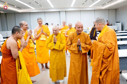 ภาพ No.324798:วันอังคารที่ 21 เมษายน พ.ศ.2569  หลวงพ่อทัตตชีโว รองเจ้าอาวาสวัดพระธรรมกาย ถวายการต้อนรับและปฏิสันถารคณะสงฆ์จากประเทศเวียดนาม
