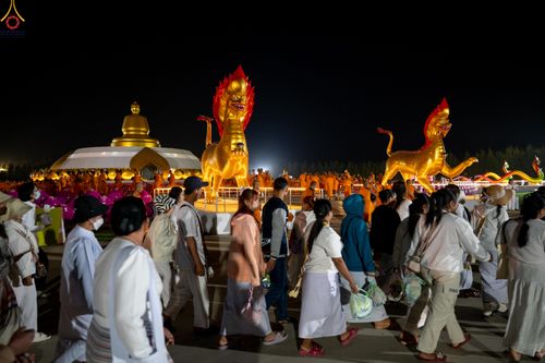 ภาพ No.302378:วันที่ 24 มกราคม พ.ศ. 2569 พิธีตักบาตรพระธรรมยาตรา ณ อนุสรณ์สถานลำดับที่ 5 สถานที่เผยแผ่วิชชาธรรมกายครั้งแรก อนุสรณ์สถานบางปลา วัดบางปลา อำเภอบางเลน จังหวัดนครปฐม ในโครงการธรรมยาตรา กตัญญูบูชา มหาปูชนียาจารย์ พระมงคลเทพมุนี(สด จนฺทสโร) พระผู้ปราบมาร อนุส