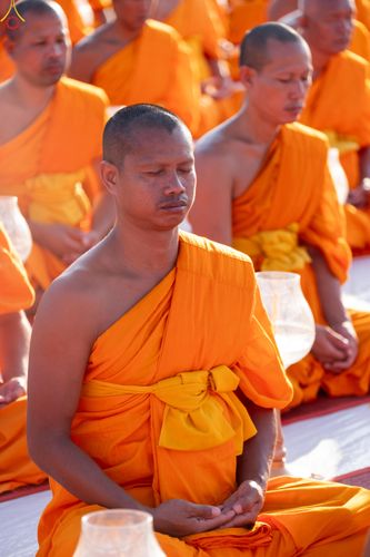 ภาพ No.301995:วันที่ 23 มกราคม พ.ศ. 2569 พิธีจุดประทีปธรรมถวายเป็นพุทธบูชา และบูชาธรรมมหาปูชนียาจารย์  ณ อนุสรณ์สถานลำดับที่ 5 สถานที่เผยแผ่วิชชาธรรมกายครั้งแรก อนุสรณ์สถานบางปลา วัดบางปลา อำเภอบางเลน จังหวัดนครปฐม ในโครงการธรรมยาตรา กตัญญูบูชา มหาปูชนียาจารย์ พระมงคล