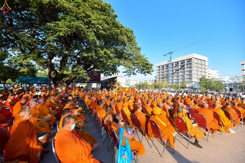 ภาพ No.280205:วันอังคารที่ ๓๐ ธันวาคม พ.ศ. ๒๕๖๘ พิธีตักบาตรพระ ๑,๐๖๙ รูป จังหวัดกาฬสินธุ์   ณ บริเวณสนามหน้าศาลากลาง จังหวัดกาฬสินธุ์ (หลังเก่า)