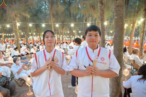 ภาพ No.301422:ภาพเบื้องหลังอาสาสมัครรวมใจ ชุดที่ 4 ในโครงการธรรมยาตรา กตัญญูบูชา มหาปูชนียาจารย์ พระมงคลเทพมุนี(สด จนฺทสโร) พระผู้ปราบมาร อนุสรณ์สถาน 7 แห่ง ปีที่ 14