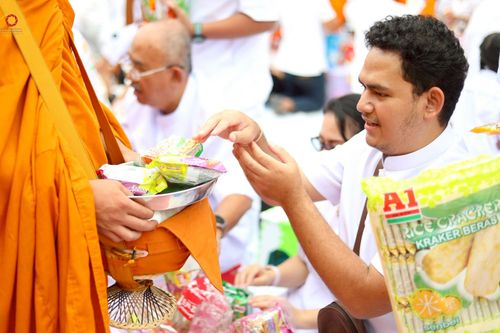 ภาพ No.245435:วันอาทิตย์ที่ 14 กันยายน พ.ศ. 2568 ตักบาตรพระ 555 รูป มหากุศล  น้อมถวายเป็นพุทธบูชา ณ หอนาฬิกาเบตง อ.เบตง จ.ยะลา