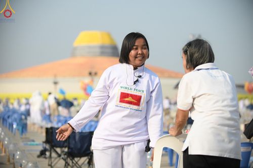 ภาพ No.208268:V.55 สารพัดV สารพัดดี ที่วัดพระธรรมกาย ในโครงการธรรมยาตรา กตัญญูบูชา มหาปูชนียาจารย์ พระมงคลเทพมุนี (สด จนฺทสโร) พระผู้ปราบมาร อนุสรณ์สถาน 7 แห่ง ปีที่ 13 ระหว่างวันที่ 2-31 มกราคม พ.ศ. 2568