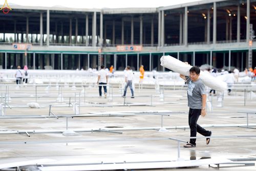 ภาพ No.225242:วันที่ 20 - 27 เมษายน พ.ศ. 2568 "ภาพแห่งความปลื้มที่ไม่มีวันจบ" คณะสงฆ์สามเณร เจ้าหน้าที่ และสาธุชน ร่วมแรงร่วมใจกันเตรียมงานและเก็บงาน เพื่อวันคุ้มครองโลก พิธีถวายมหาสังฆทานคณะสงฆ์ 40,000 กว่าวัดทั่วประเทศ