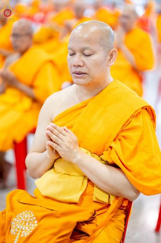 ภาพ No.207419:พิธีตักบาตร และปฏิบัติธรรมช่วงสาย ในวันมาฆบูชา วันพุธที่ 12 กุมภาพันธ์ พ.ศ. 2568 ณ วัดพระธรรมกาย จังหวัดปทุมธานี